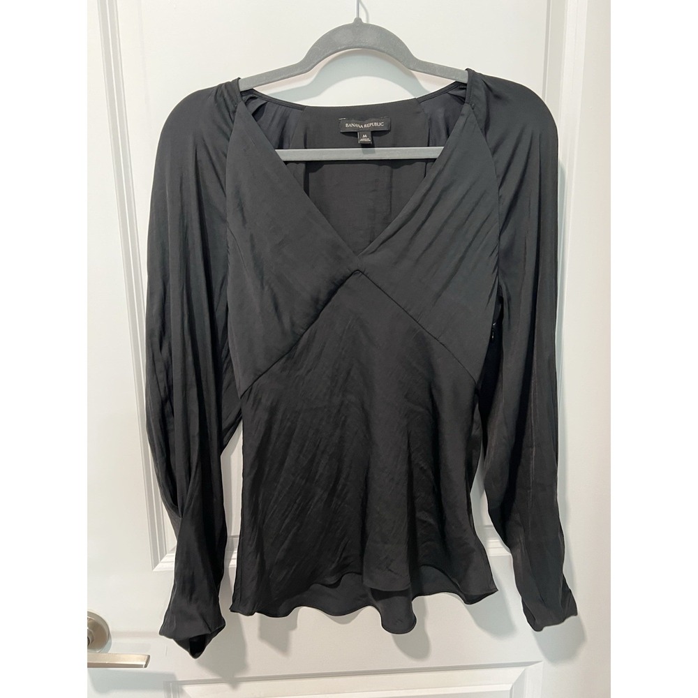 Banana Republic Blouse Womens - Black V-Neck Long Sleeve - Size‎ Medium